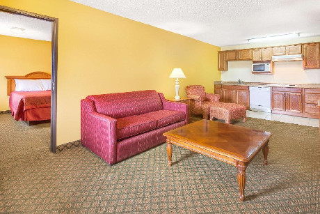 2 Queen Non-Smoking Studio Suite