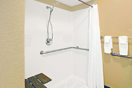 King Non-Smoking Handicap Roll-In Shower