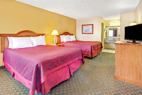 2 Queen Bed Non-Smoking